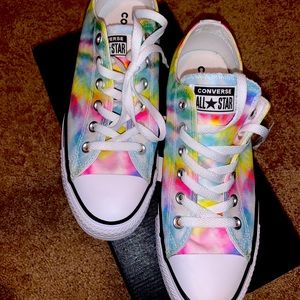Tie-dye converse